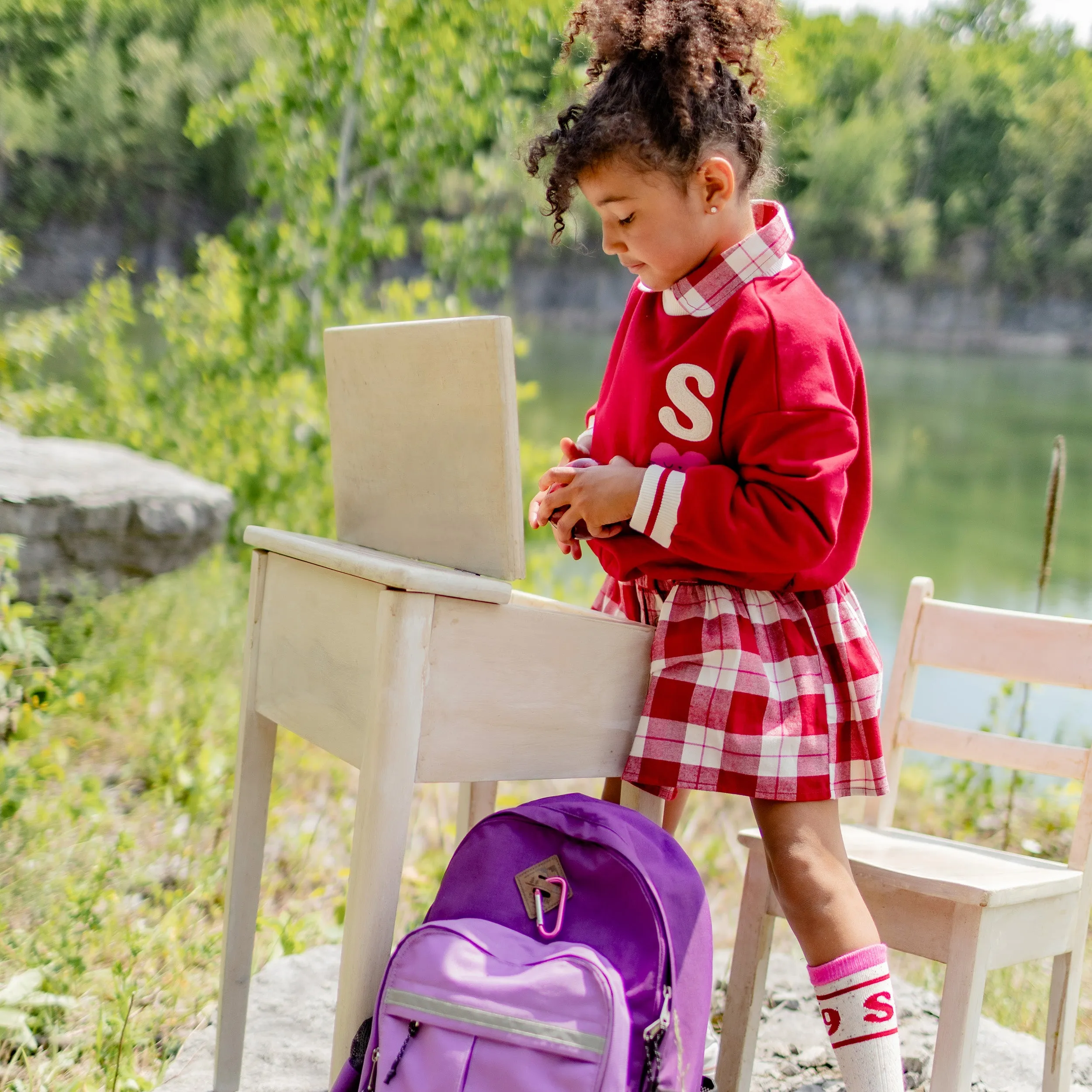 Chandail en coton ouaté brossé rouge coupe ample , enfant || Red brushed french fleece loose-fitting sweater, child