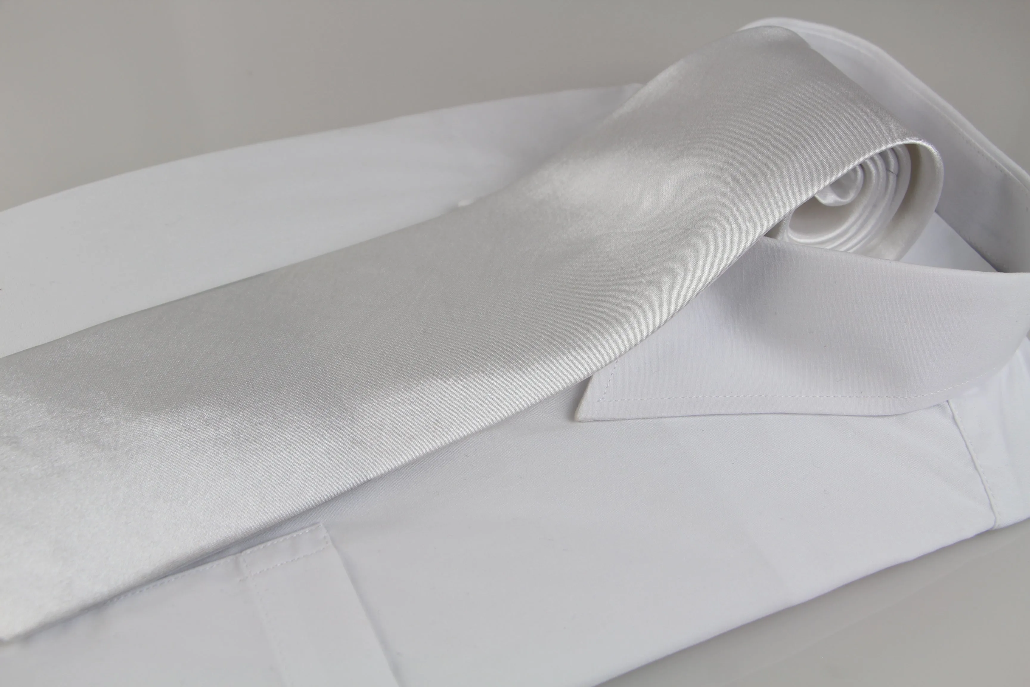 Mens White Classic 10cm Plain Neck Tie