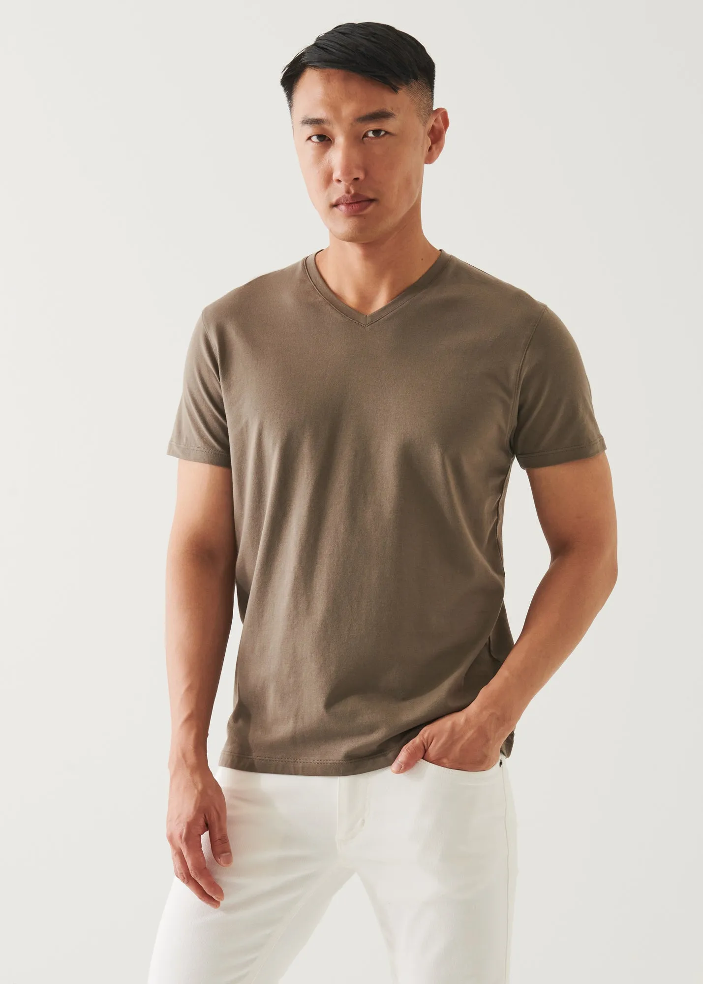 PIMA COTTON STRETCH V-NECK T-SHIRT