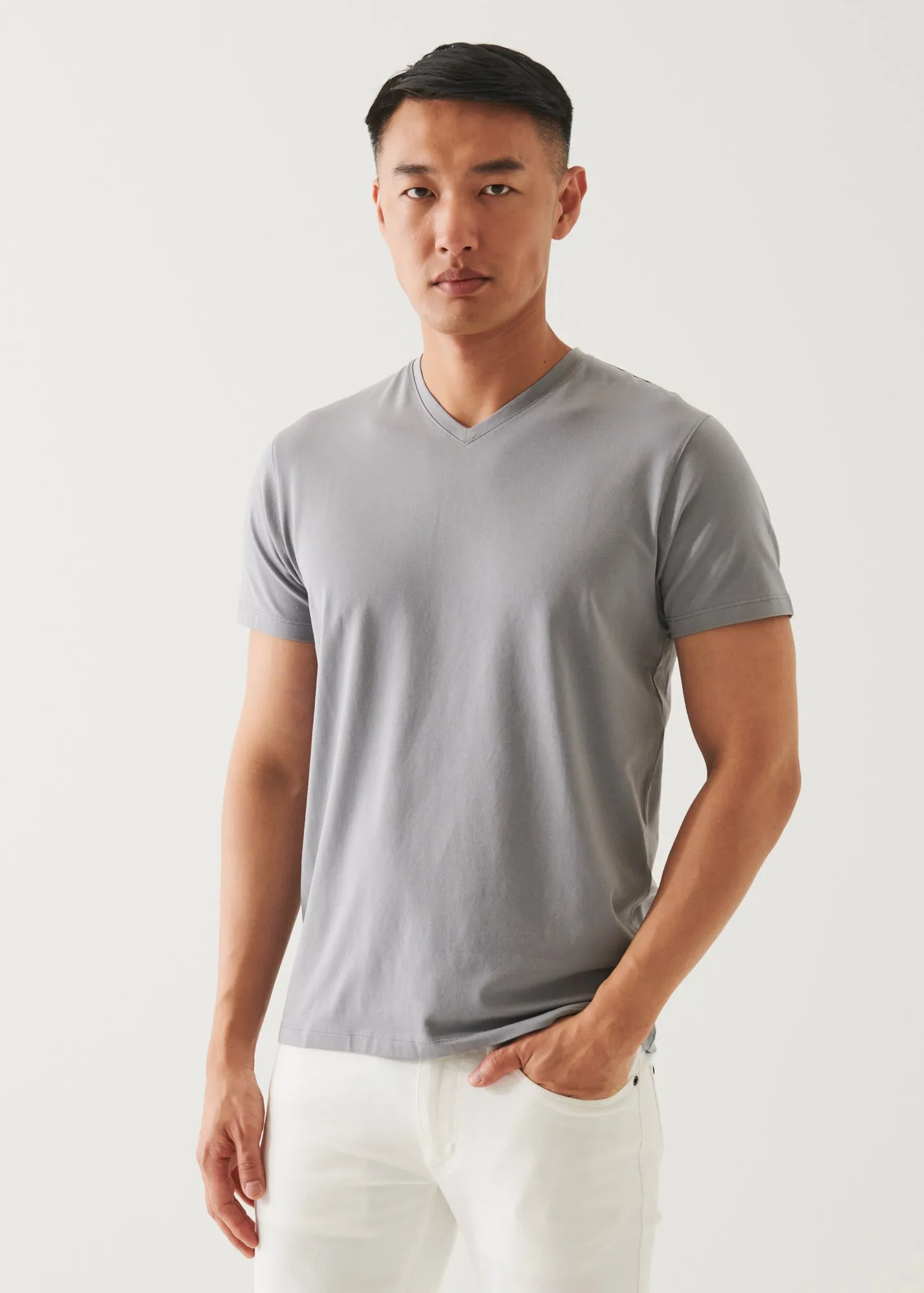 PIMA COTTON STRETCH V-NECK T-SHIRT