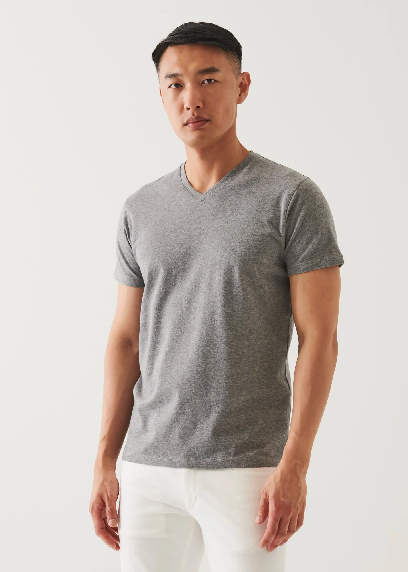 PIMA COTTON STRETCH V-NECK T-SHIRT